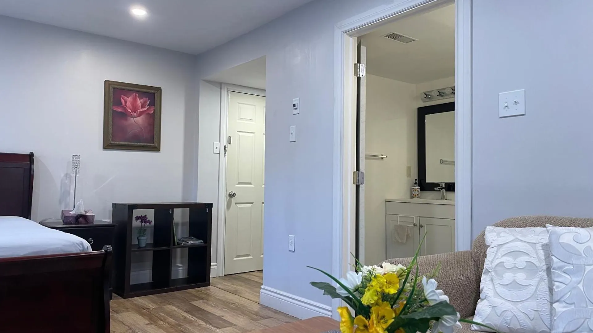 Quiet And Private Bachelor Unit Apartment Halifax