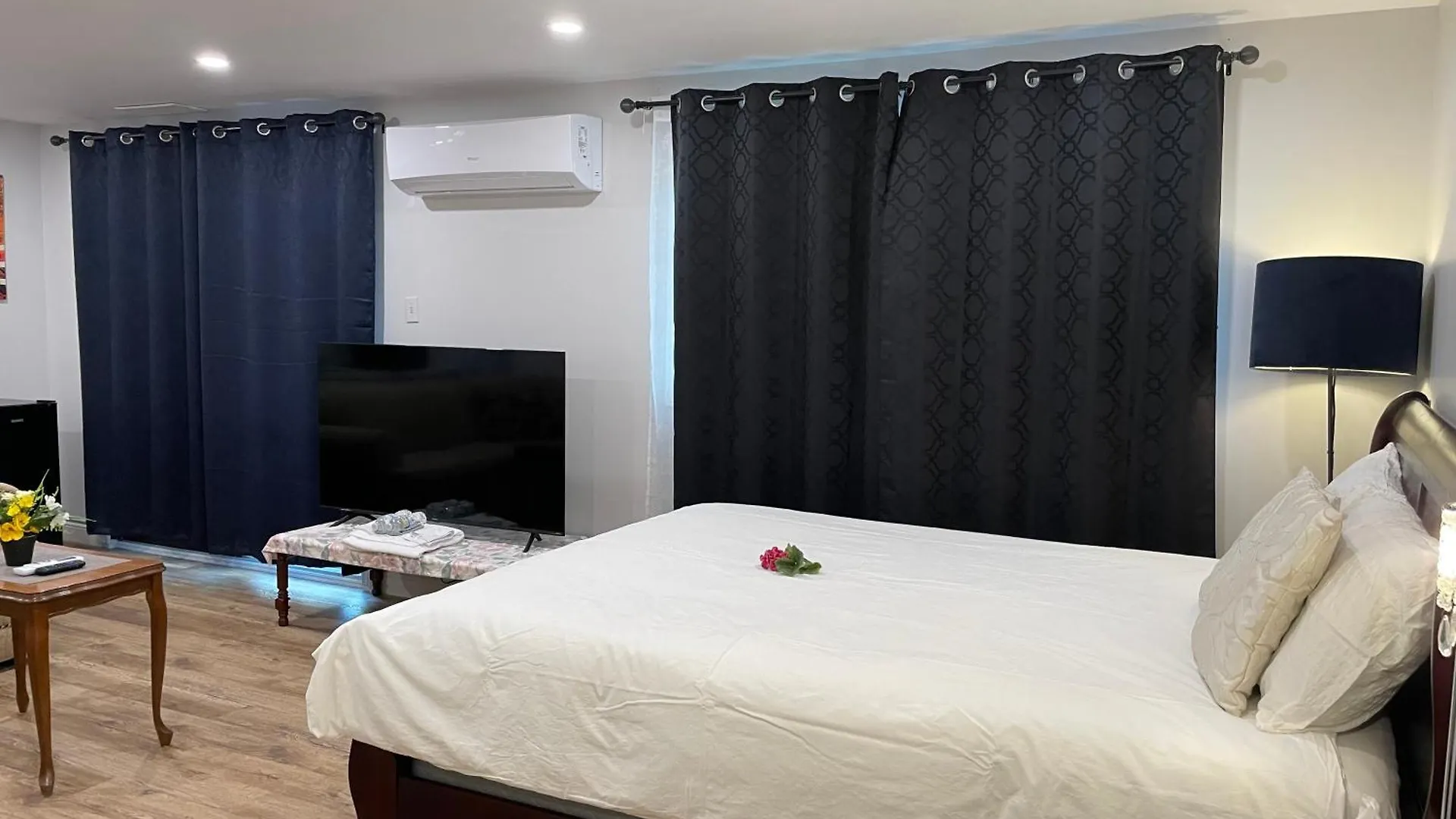 Quiet And Private Bachelor Unit contacts